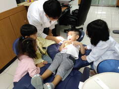 장흥군은 9월부터 11월까지 치아우식증에 취약한 어린이에게 ‘꿈나무 구강건강교실’을 운영한다고 밝혔다.
